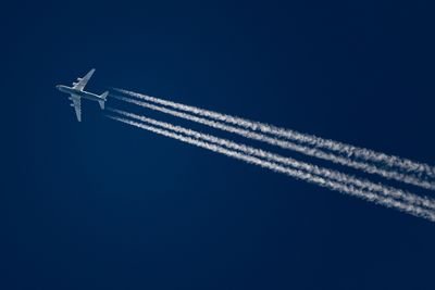 UR-82027 · ANTONOV AN-124-100 RUSLAN