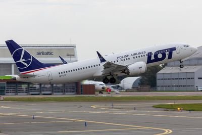 Boeing 737 · LOT - Polish Airlines / Polskie Linie Lotnicze