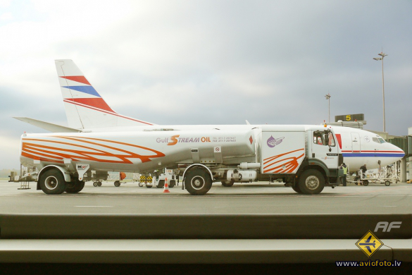 Boeing 737-55S
