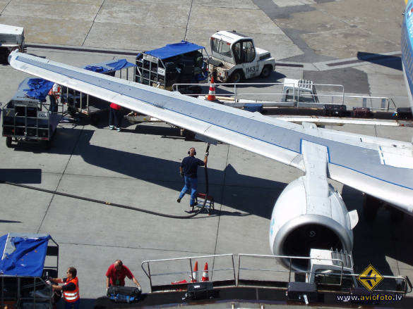 Boeing 737-306