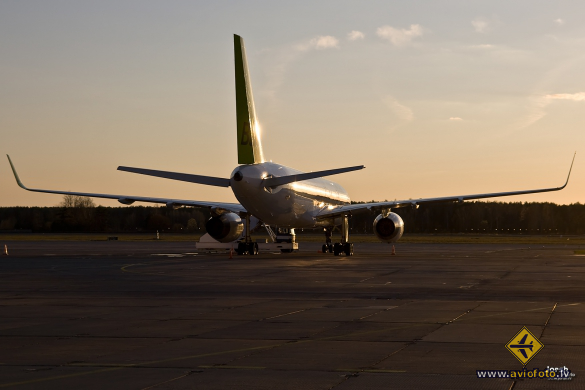 Boeing 757-256