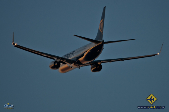Boeing 737-8AS