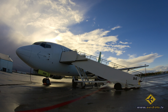 Boeing 737-522