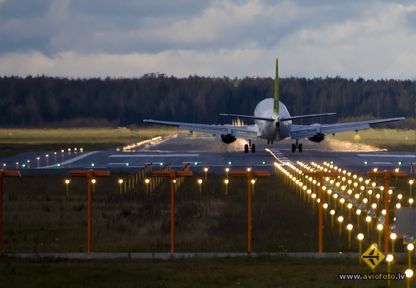 Boeing 737-53S