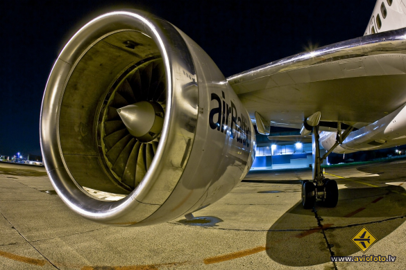 Boeing 757-256