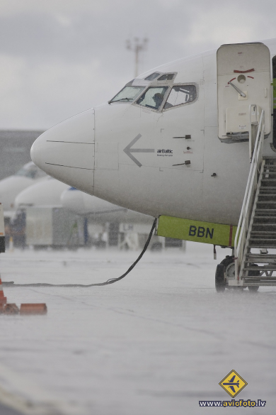 Boeing 737-522