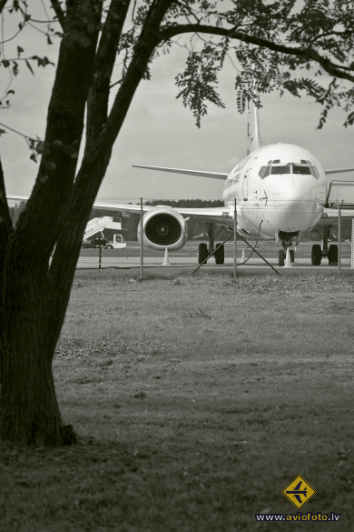 Boeing 737-31S