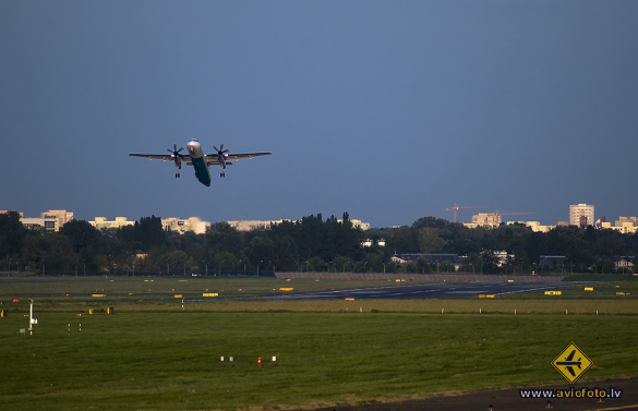 Bombardier DHC-8-402 Q400