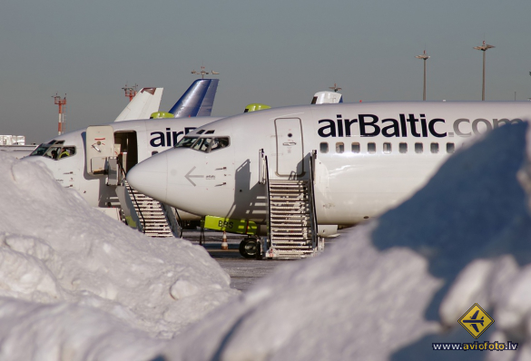 Boeing 737-31S