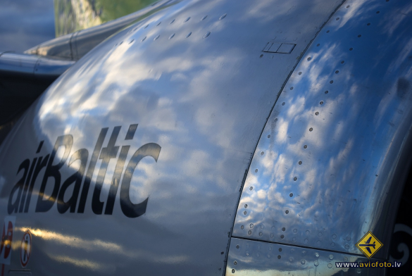 Boeing 737-53S