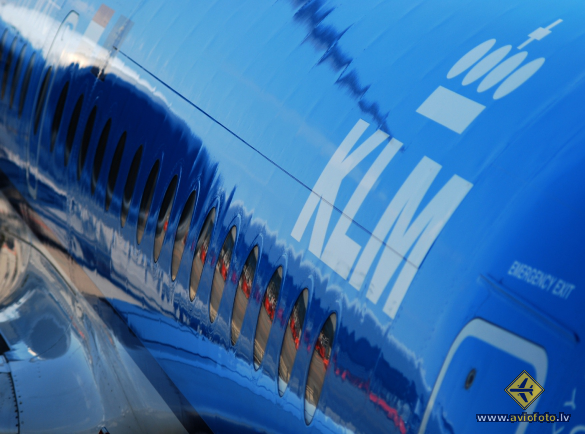 Fokker 70 (F-28-0070)