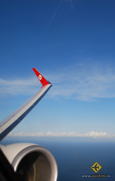 Boeing 737-8F2