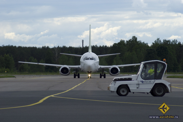 Boeing 737-522