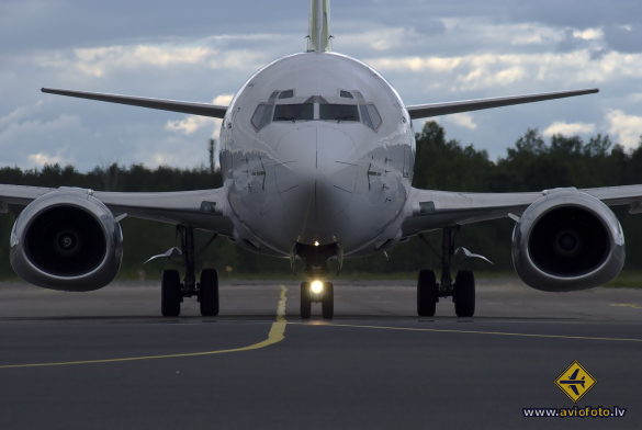 Boeing 737-522