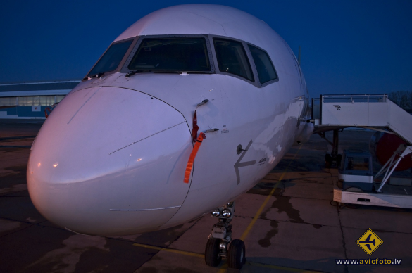 Boeing 757-256