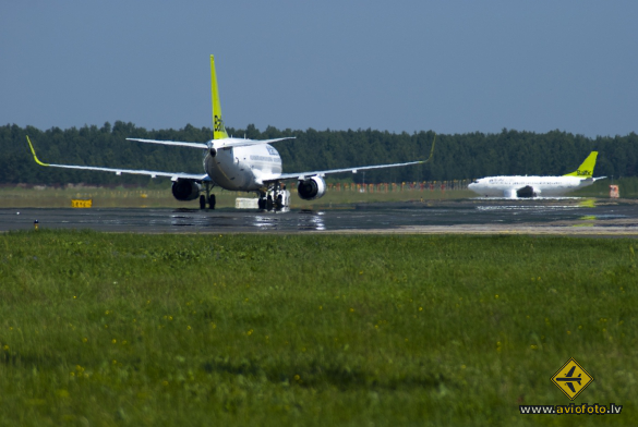 Boeing 737-36Q