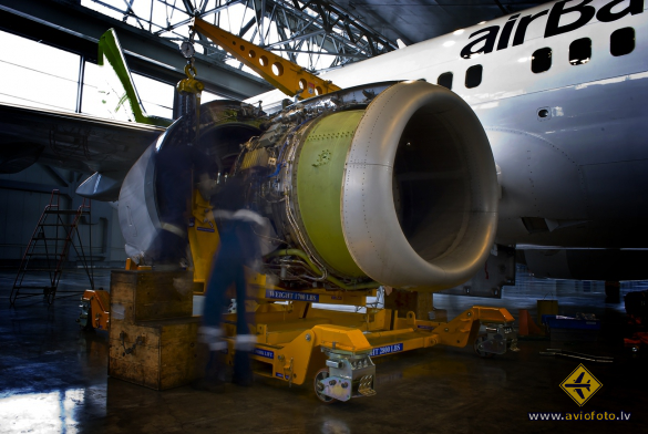 Boeing 737-36Q
