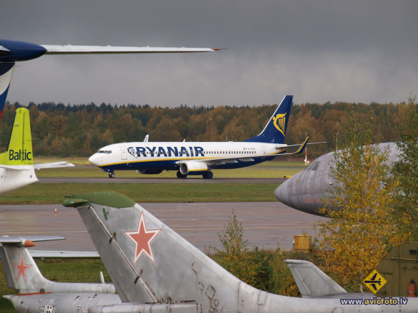 Boeing 737-8AS