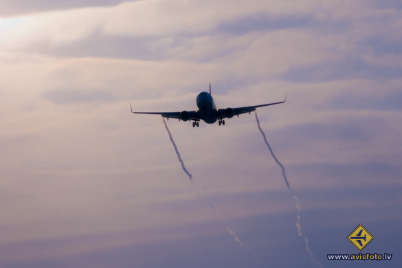 Boeing 737-8K2
