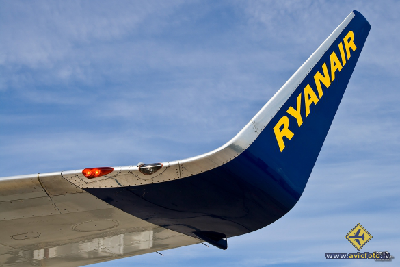 Boeing 737-8AS