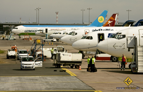 Boeing 737-522