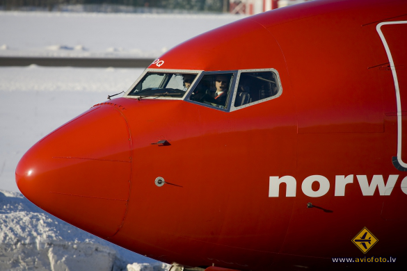 Boeing 737-86N