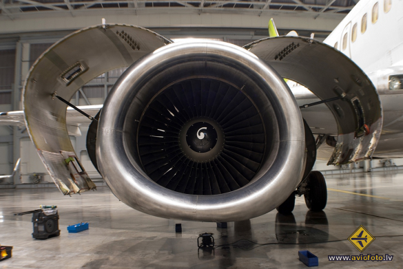 Boeing 737-36Q
