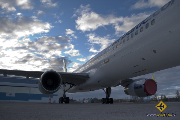Boeing 757-256