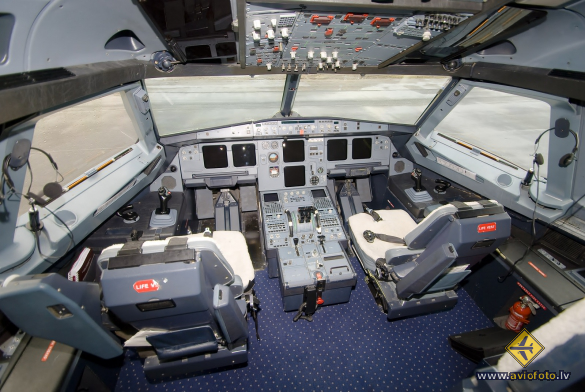 Airbus A320-211
