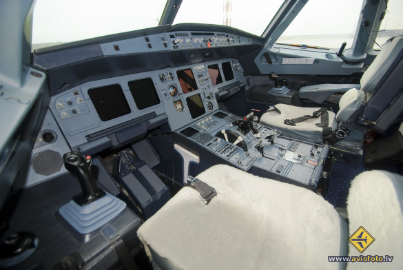 Airbus A320-211