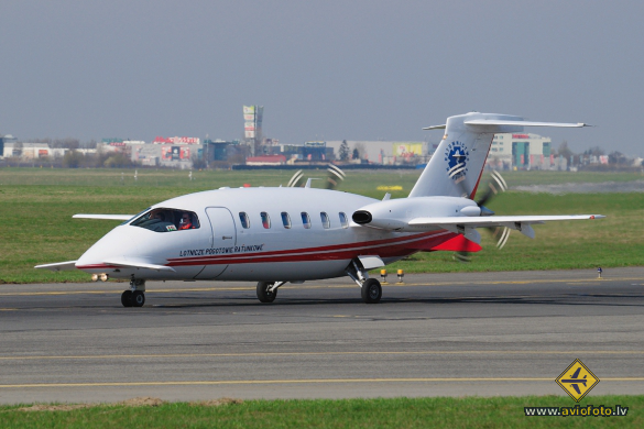 Piaggio P-180 Avanti II