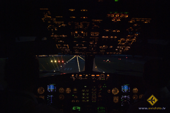 Boeing 737-548