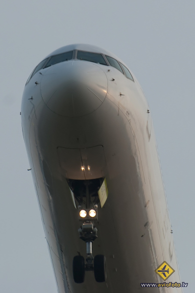 Boeing 757-256