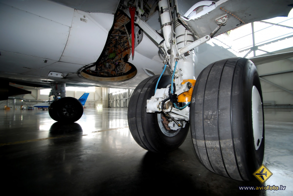 Boeing 737-36Q