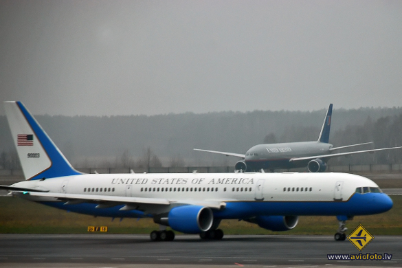 Boeing C-32A (757-2G4)