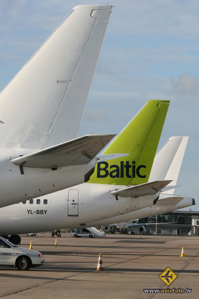 Boeing 737-36Q