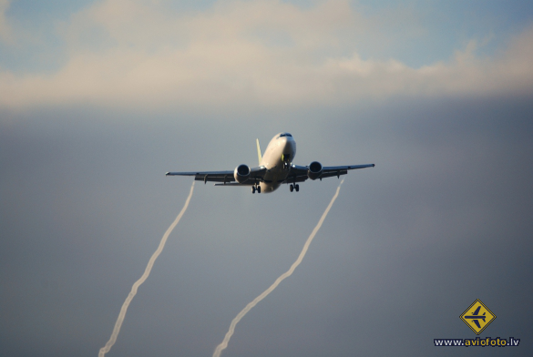 Boeing 737-31S