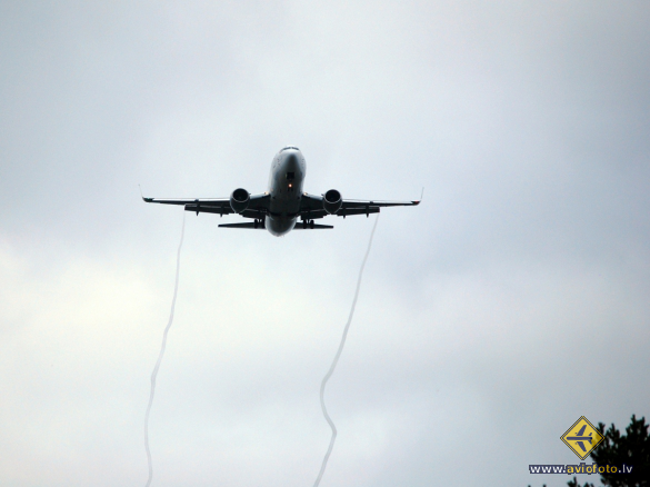 Boeing 737-33V