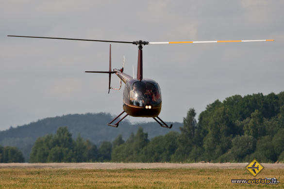 Robinson R-44