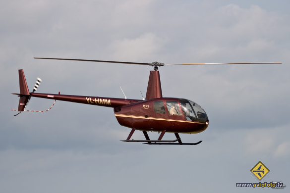 Robinson R-44
