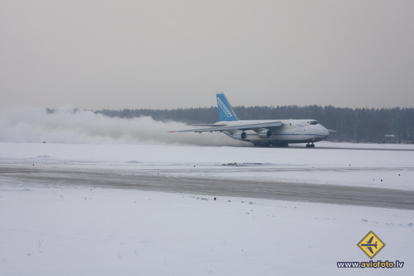 Antonov An-124-100 Ruslan