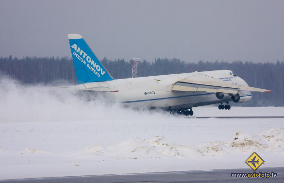 Antonov An-124-100 Ruslan