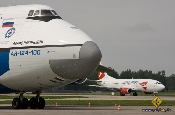 Antonov An-124-100 Ruslan