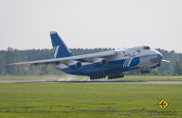 Antonov An-124-100 Ruslan