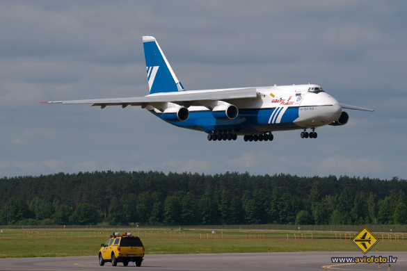 Antonov An-124-100 Ruslan