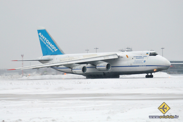 Antonov An-124-100 Ruslan