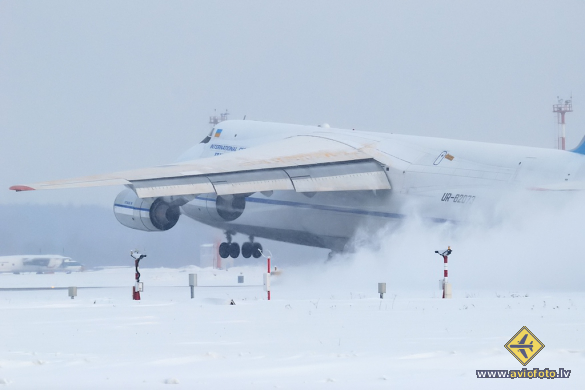 Antonov An-124-100 Ruslan