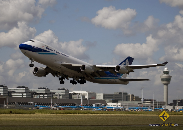 Boeing 747-4KZF/SCD