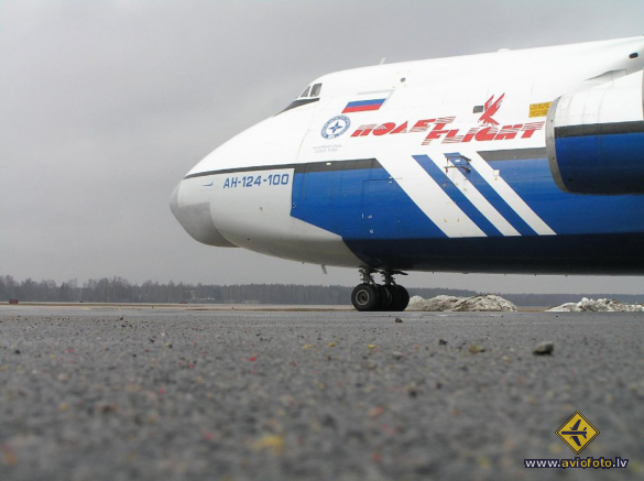 Antonov An-124-100 Ruslan