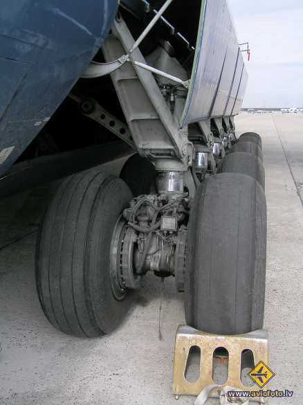 Antonov An-124-100 Ruslan